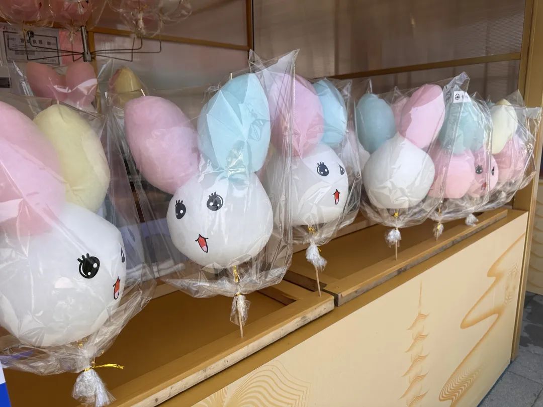 逛吃逛吃！“特种兵式旅游”打卡龙华庙会中的非遗元素