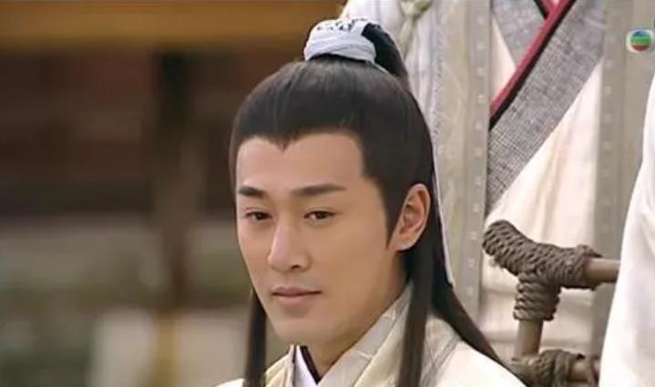 老演员整容脸变形,老年人整容前后照片