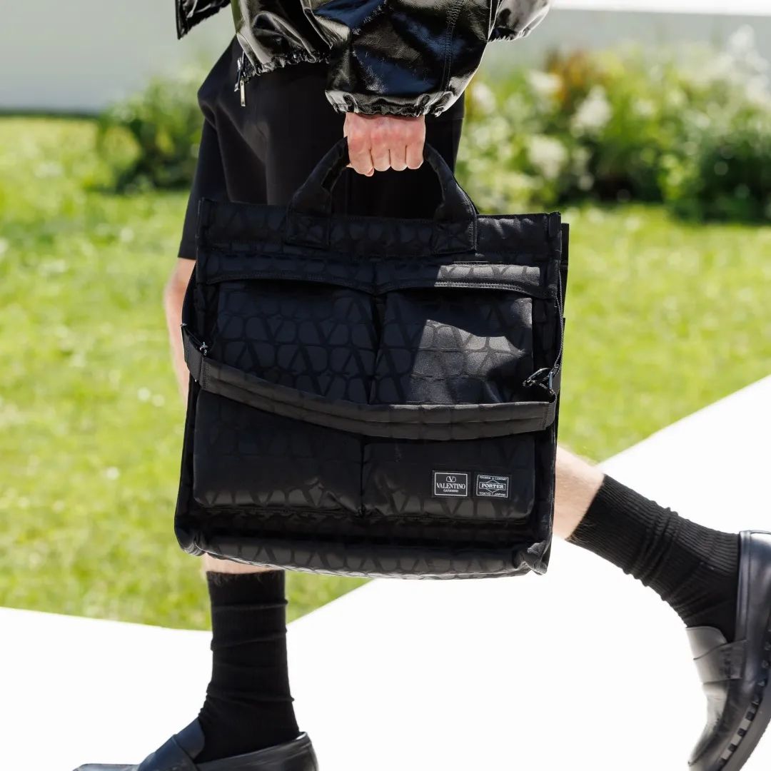 valentino2024春夏男装秀,valentino2022秋冬男装时装秀