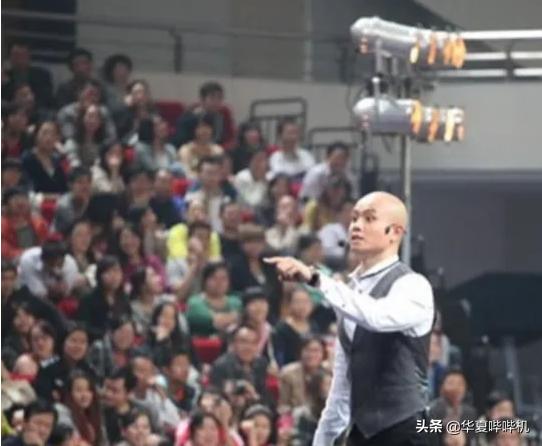 乐嘉现在在哪个直播,如今45岁的乐嘉现在怎么样了