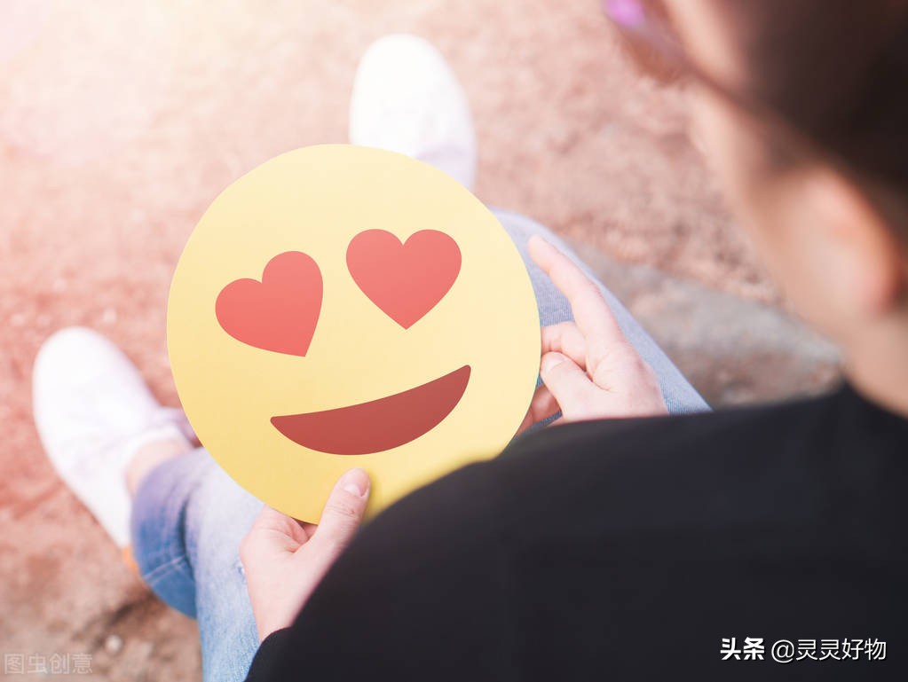 男人心中的苦只能自己默默承受,男人再苦再累也要坚持面对现实