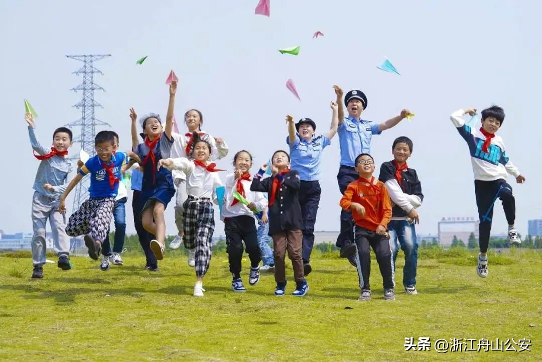 这家新媒体工作室很潮！很飒！很亮眼！