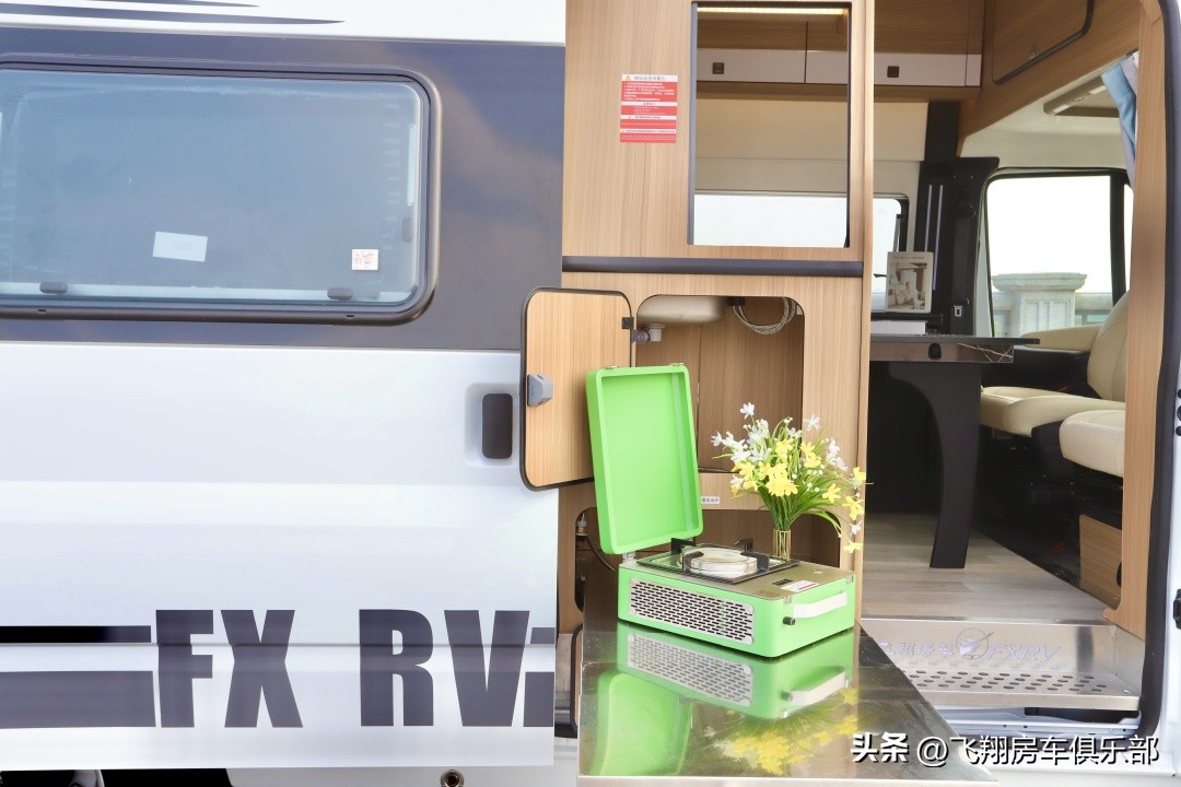 20万皮卡升降硬顶房车,20万房车b型中顶房车