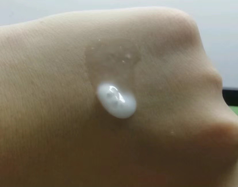 日常护肤保湿乳液不能少，推荐4款平价的良心国货，水润却不油腻