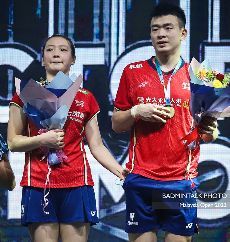 羽毛球拍藏情书,一封藏在相册的情书