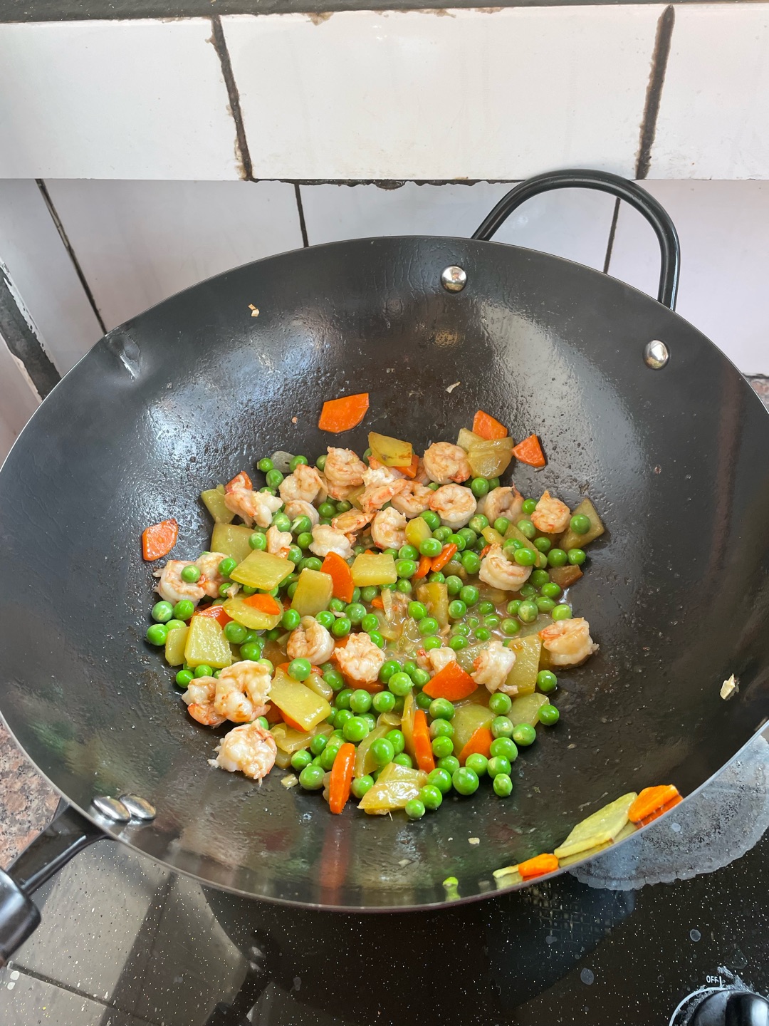 家中厨房必备两个什么锅,家里厨房都需要哪款锅