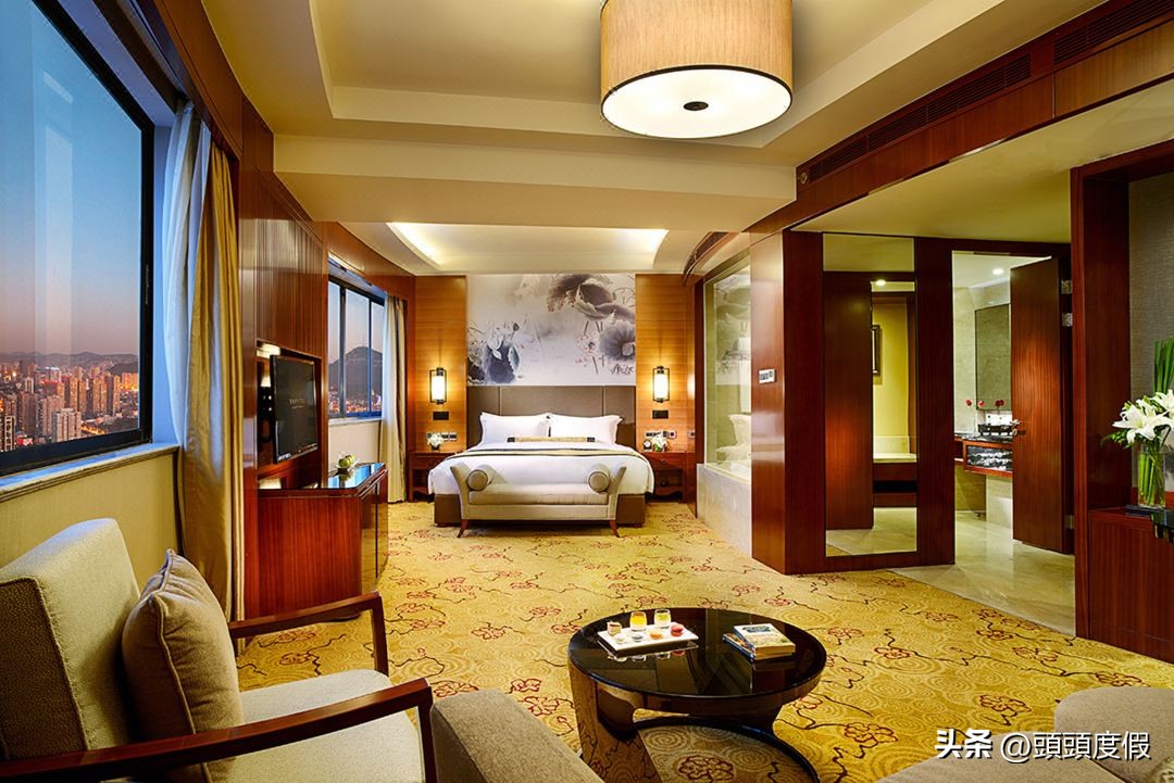 济南前十酒店,趵突泉一城山色半城湖