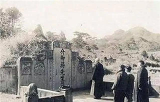 1975年的蒋经国,蒋经国87年12月25日视频