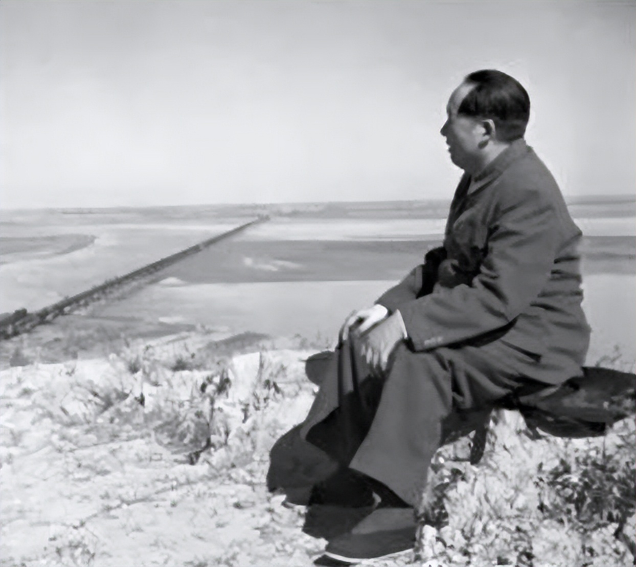 毛主席有10个伟大之处，个个都让人敬佩，最后一个堪称世界楷模