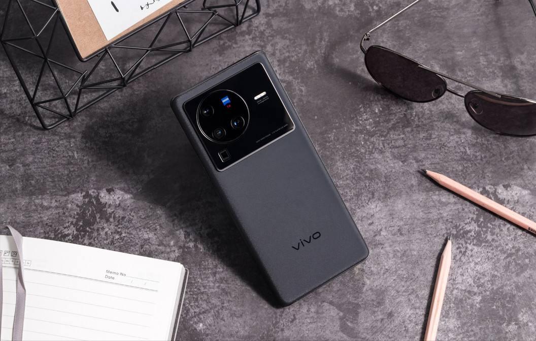 华为性价比高的5g手机2000到3000,4款目前口碑最好的旗舰手机推荐