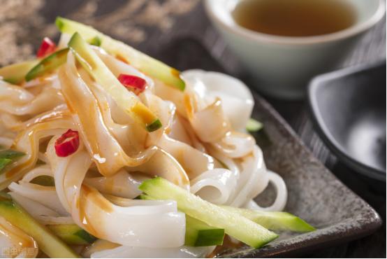 用大米打碎做凉皮的方法,破壁机打米浆可以做凉皮吗