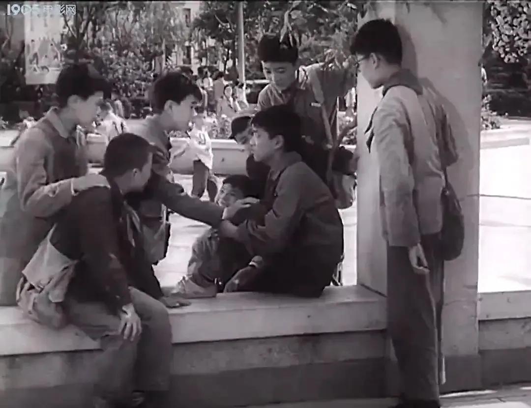 老电影海燕,老电影两个小足球队1956插曲