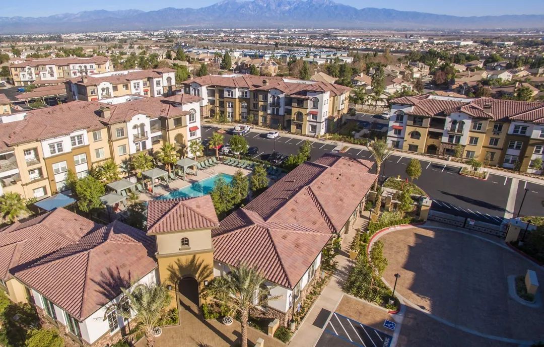 美国禁止中国公民买房，国内富豪投资受阻？触动了谁的蛋糕？