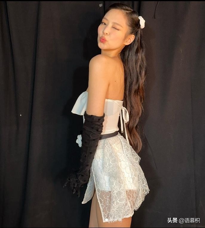 Jennie一张照片就值2千万，杨幂身家高达数十亿，IU全现金买别墅