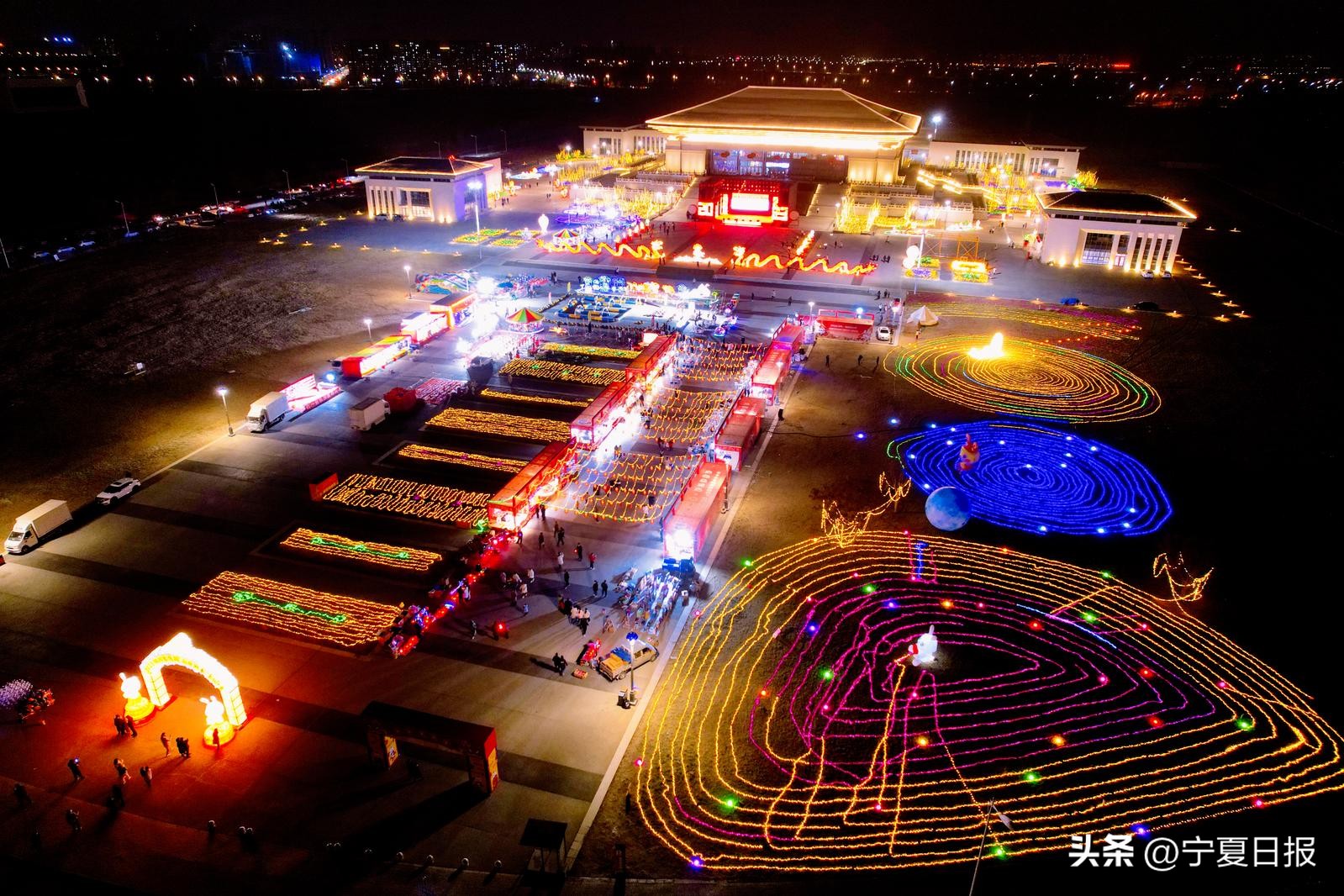 创意花灯照新年,花灯绚丽璀璨流光溢彩让人醉