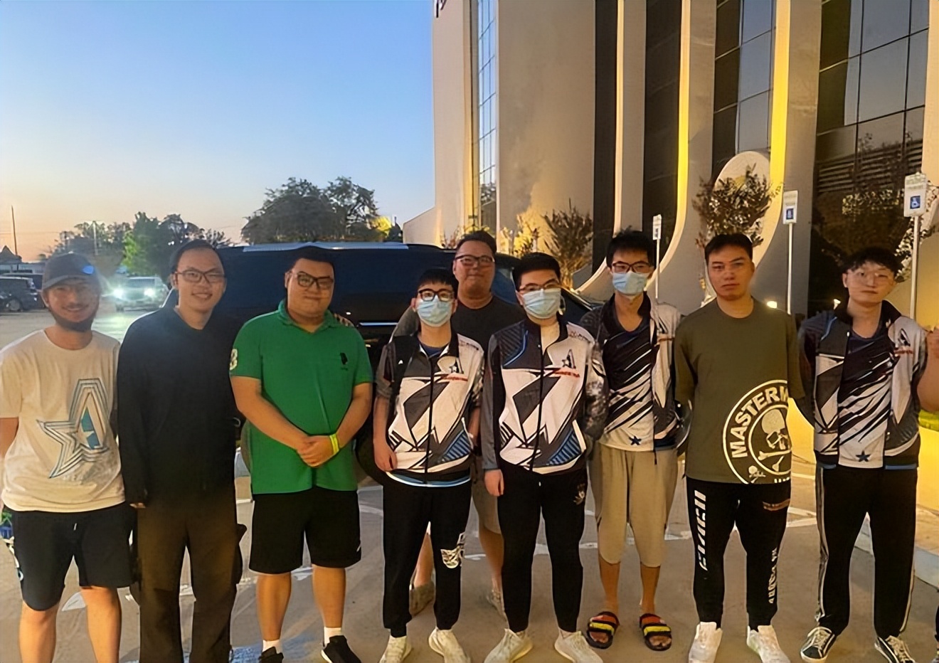 Dota2-连LGD都在“为爱发电”?ruru表示:LOL成绩差但却能赚钱