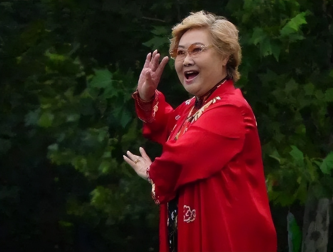 郭兰英婚姻近况,郭兰英结婚照片