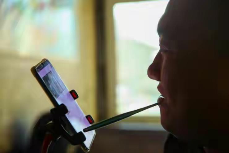 杈藉畞灏忎紮澶╃敓娌℃湁鎵嬭剼,鐢蜂汉鍑虹敓灏辨病鎸囩敳