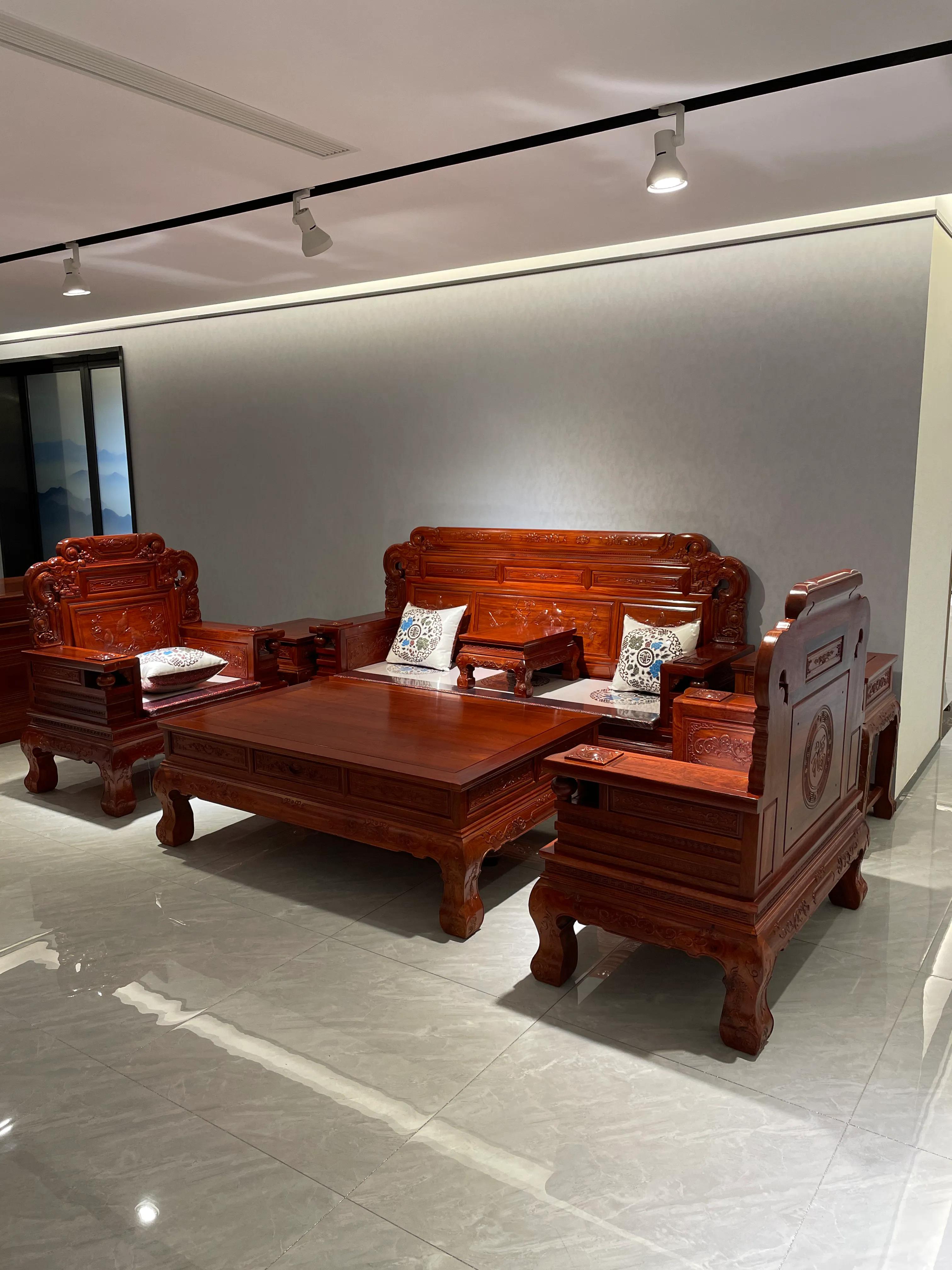 红木家具中刺猬紫檀,红木家具花梨木好还是刺猬紫檀好