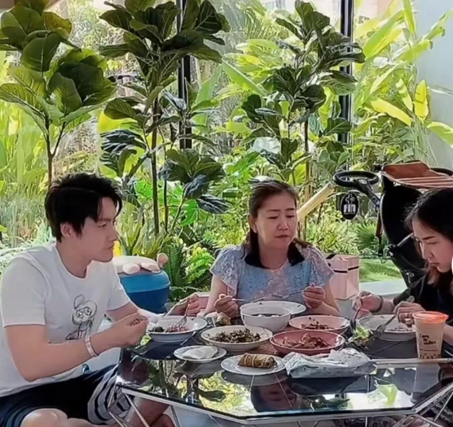 90后泰国白富美嫁四川小伙，生龙凤胎，相识于浙大，曾获选美冠军