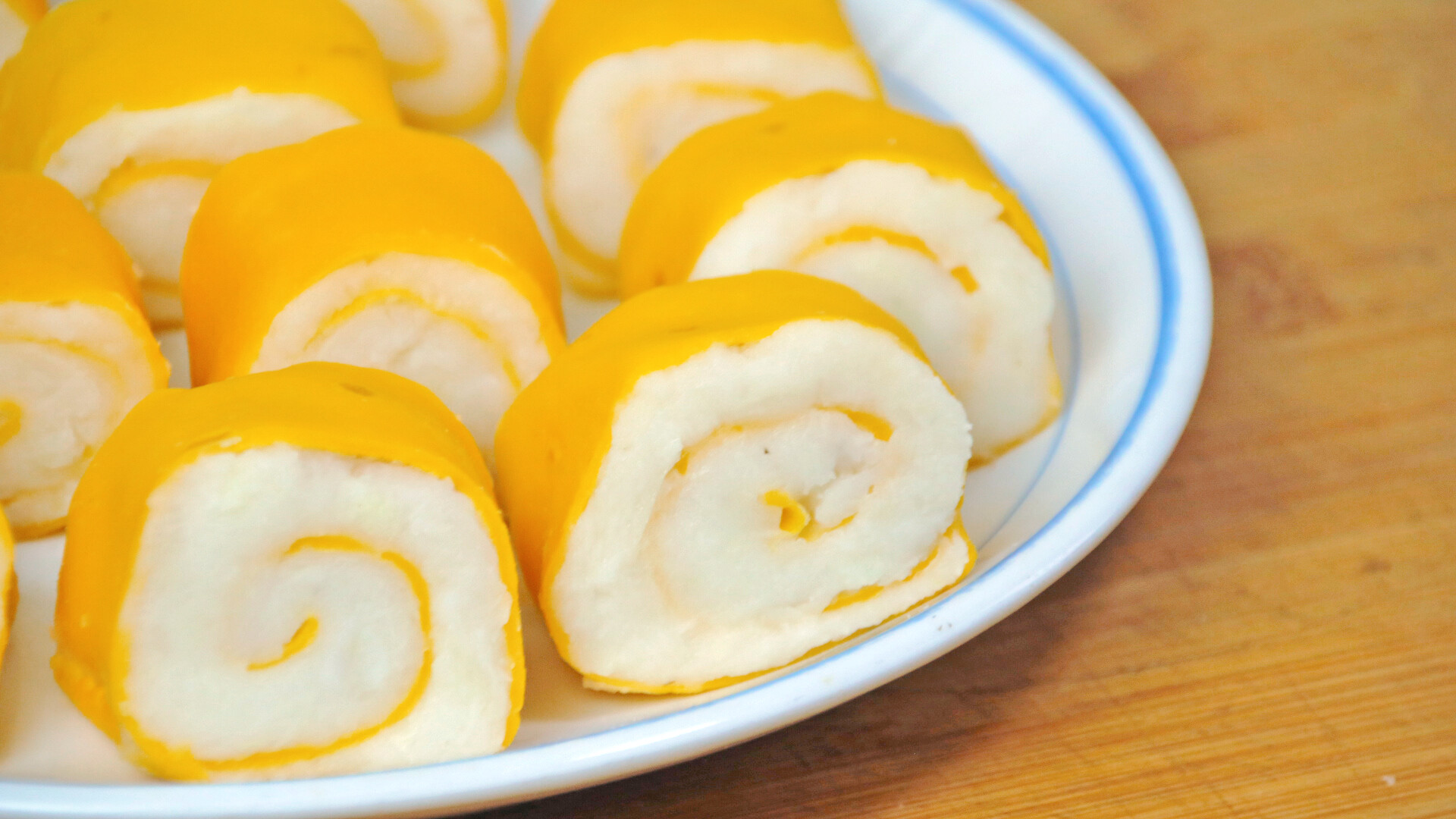 建议女人，多善待自己，少喝奶茶多吃6道菜，脸色红润，精神饱满