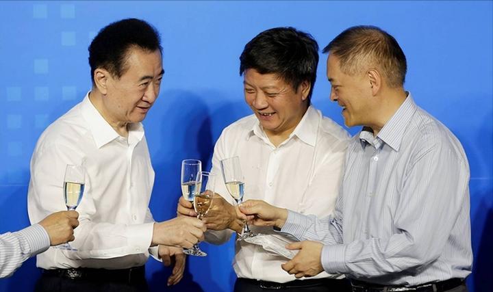 王健林之子王思聪现在的情况如何,王健林债务危机全过程