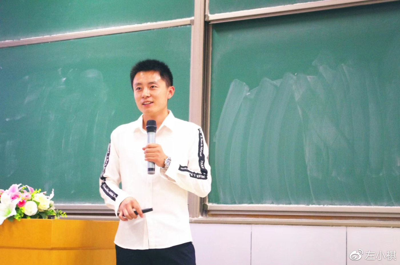 文学大赛投票,文学作品大赛是否是套路