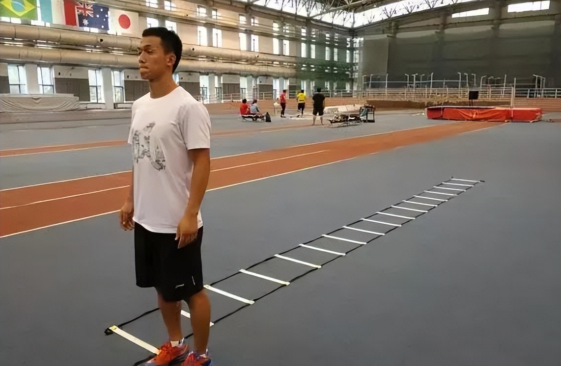 羽毛球专项灵敏步伐训练,羽毛球专项灵敏步法训练