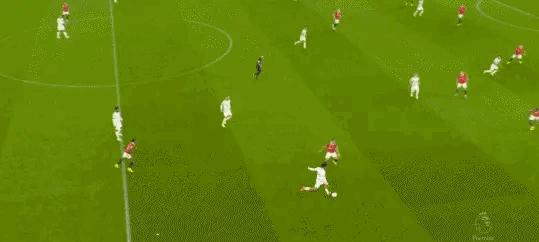 拉什福德时隔一年再次入选大名单,24岁的拉什福德坐在哪里