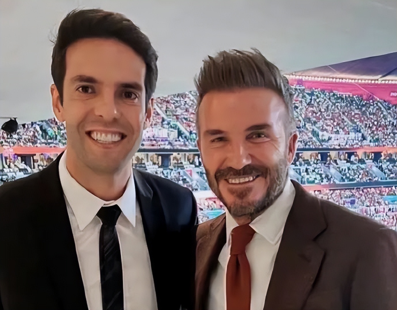 罗纳尔多世界杯捧杯,世界杯超级巨星卡卡