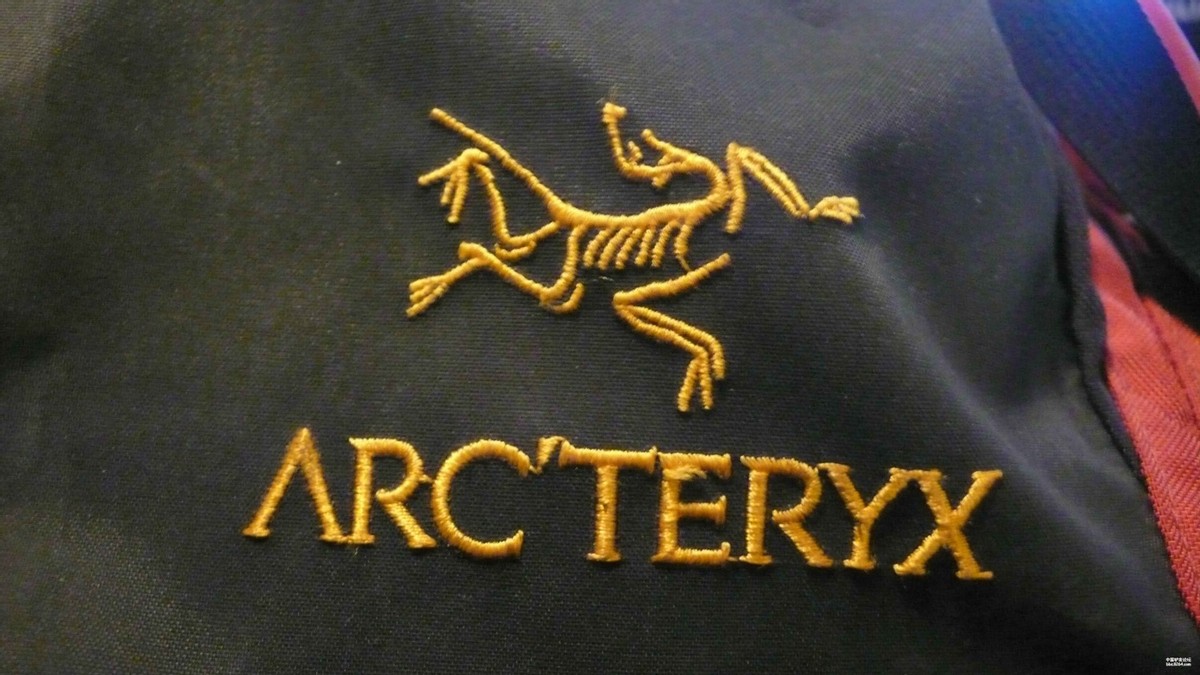 始祖鸟冲锋衣怎么买正品,买冲锋衣是不是要买大一号