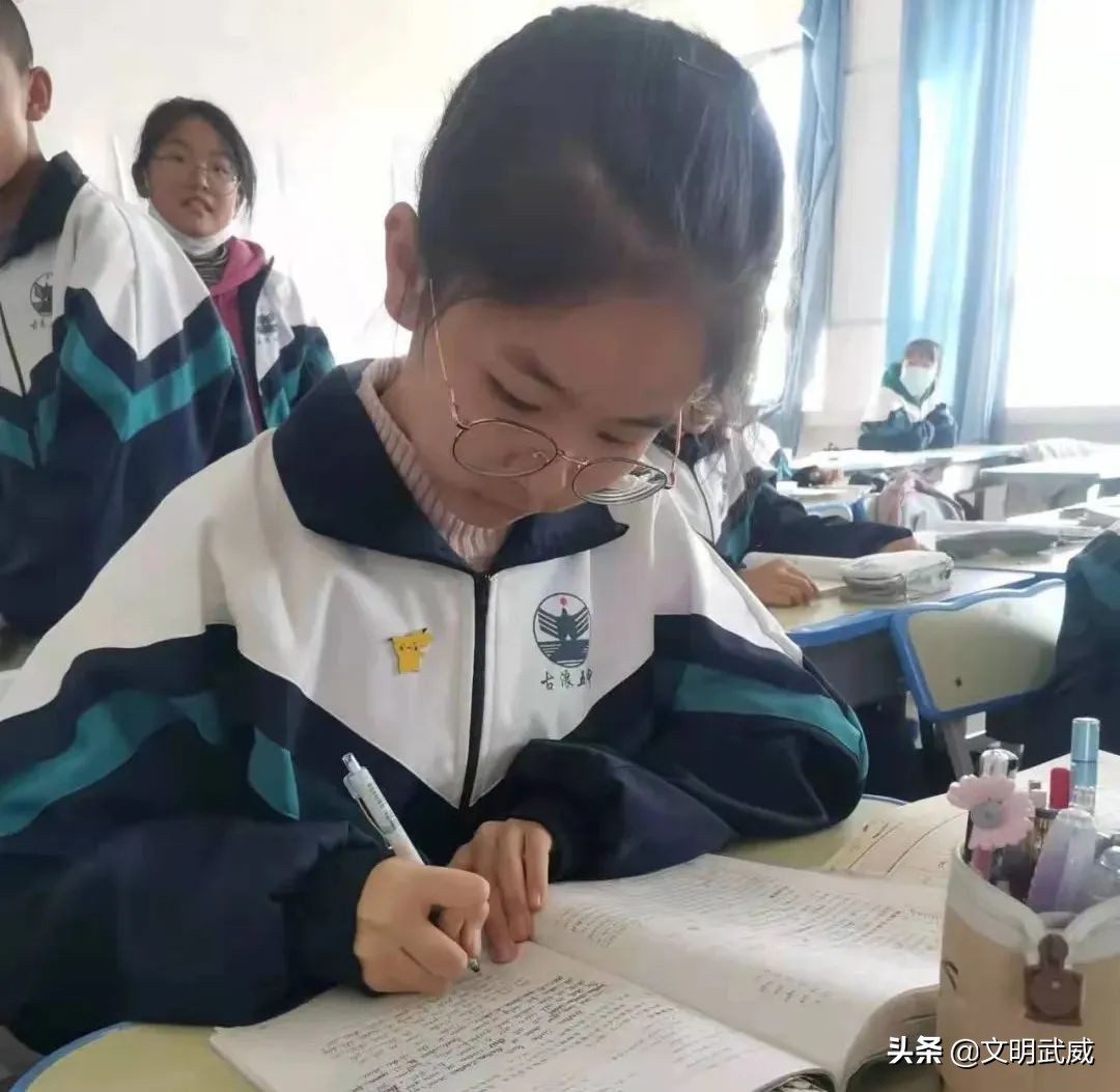 身边的青少年榜样,身边的榜样少年