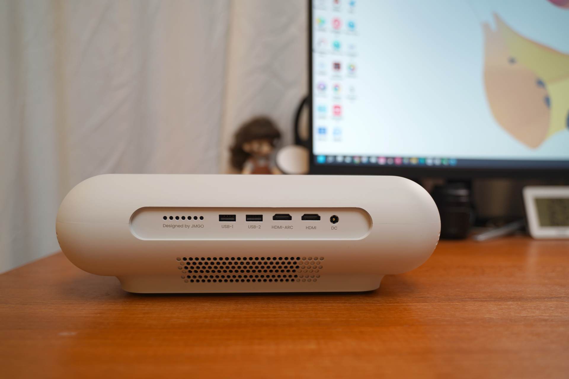 家里没空间怎么放投影仪,坚果智慧墙o1pro超短焦投影仪家用