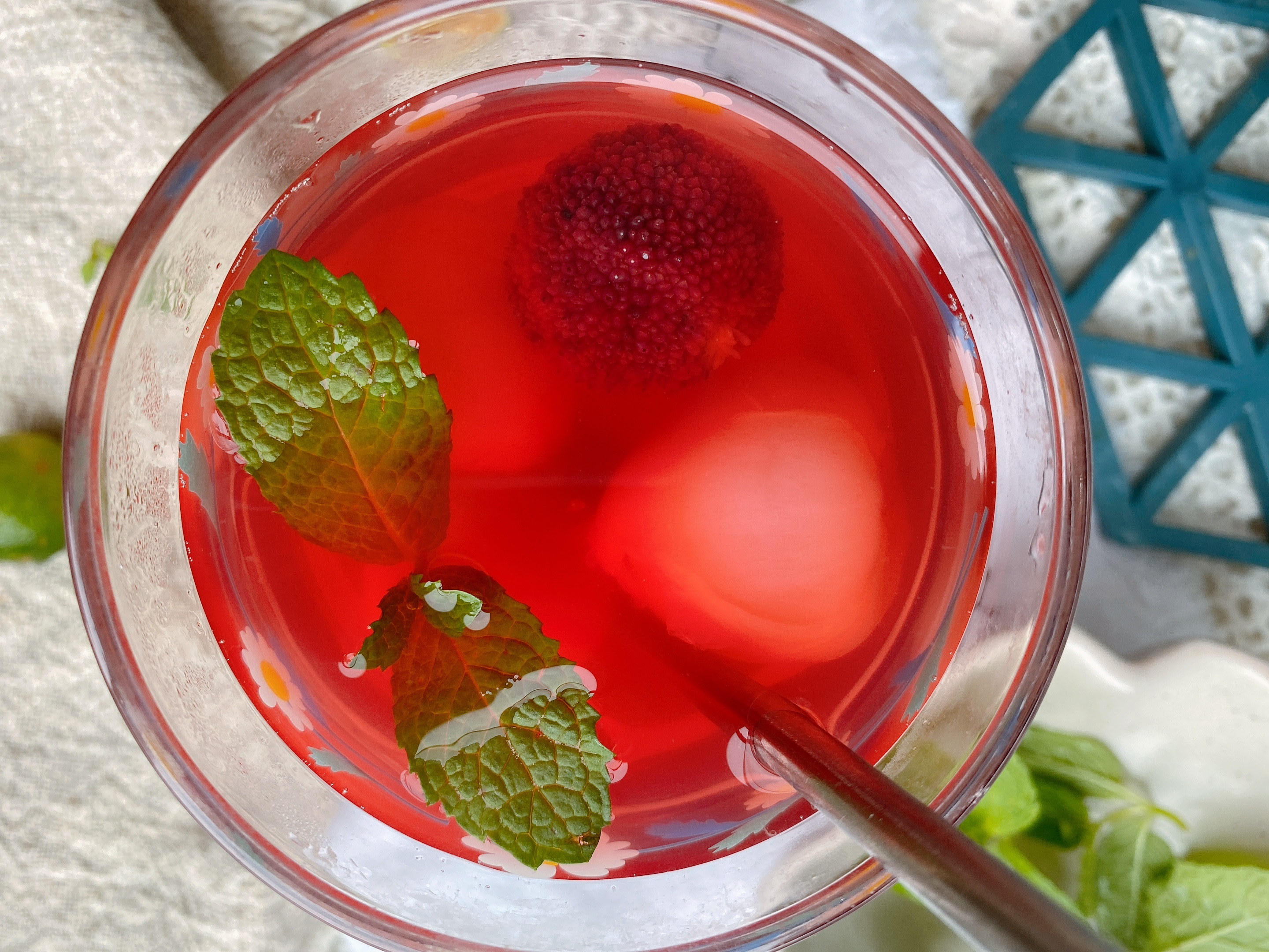 推荐一款夏日水果茶酸酸甜甜,适合夏天喝的解暑果肉茶