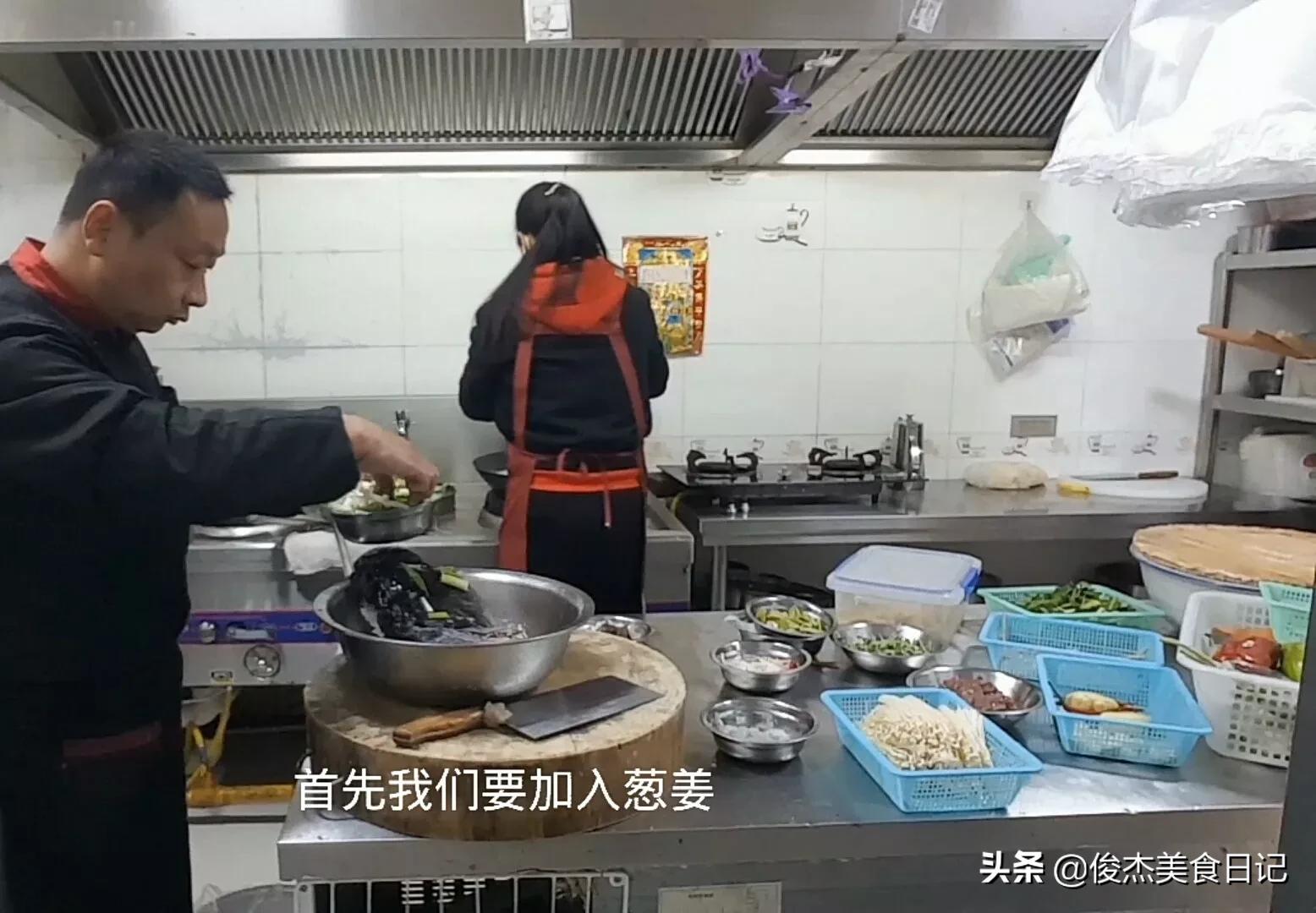鱼头炖豆腐做法,鱼头炖豆腐最正宗的做法