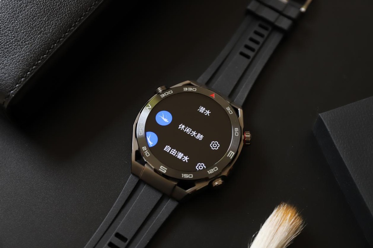 华为watchultimate对比watch4,华为表王watchultimate