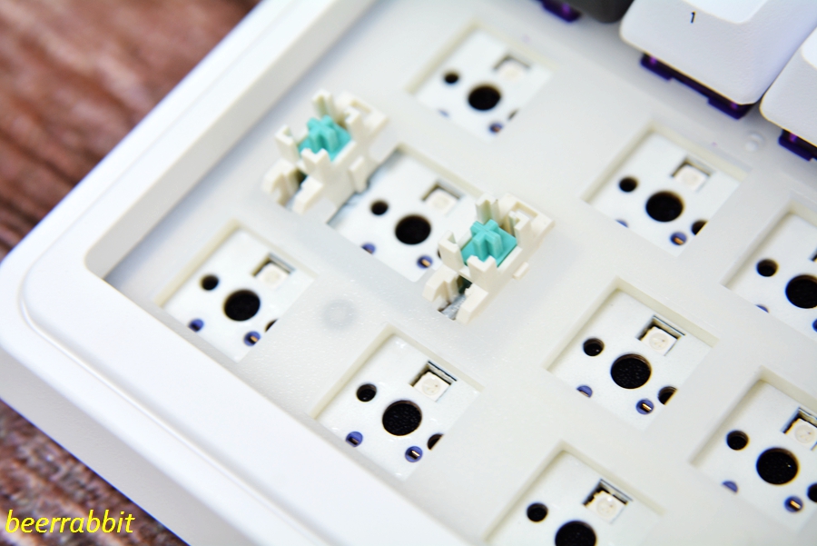 强上加强珂芝K75三模机械键盘与TTC钢铁轴的联合