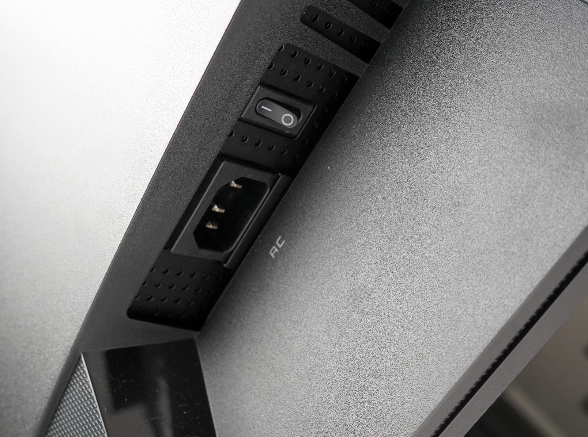 技嘉显示器m34,技嘉M32UC显示器