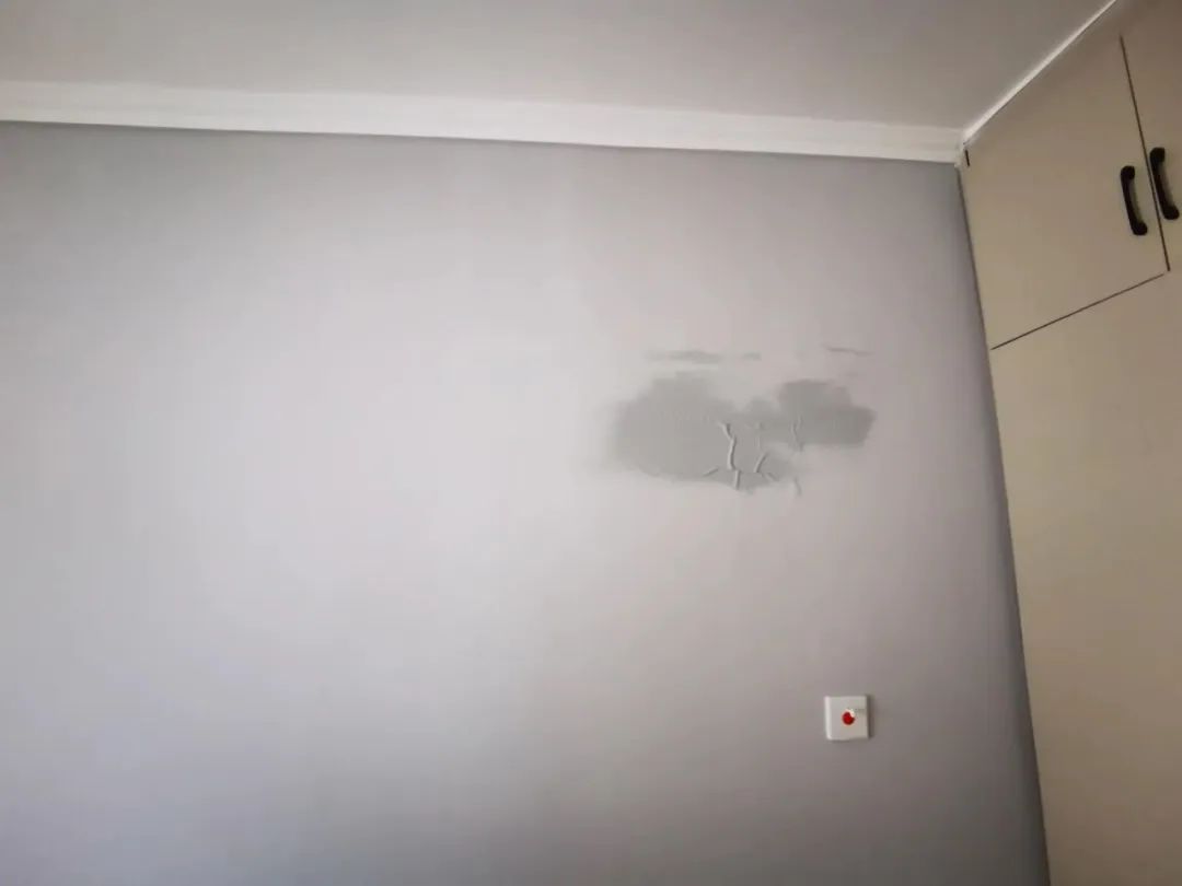 墙面渗水发霉怎么修复,墙纸渗水发霉开裂如何修复