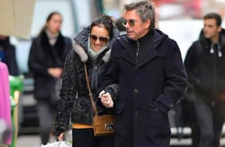 57岁富婆嫁给老公后生三胞胎,57岁富婆嫁小19岁老公生下三胞胎