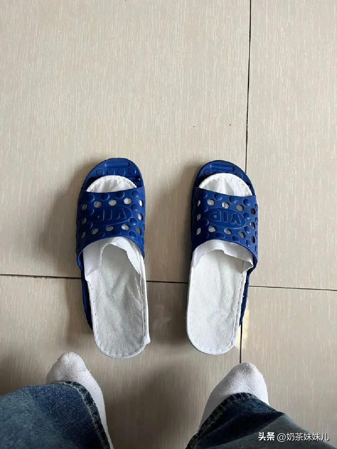 千万不要穿试衣间里的拖鞋,千万不要穿的鞋子