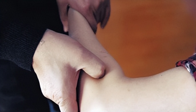 桡骨远端骨折的护理方法,手腕桡骨远端骨折后的恢复过程