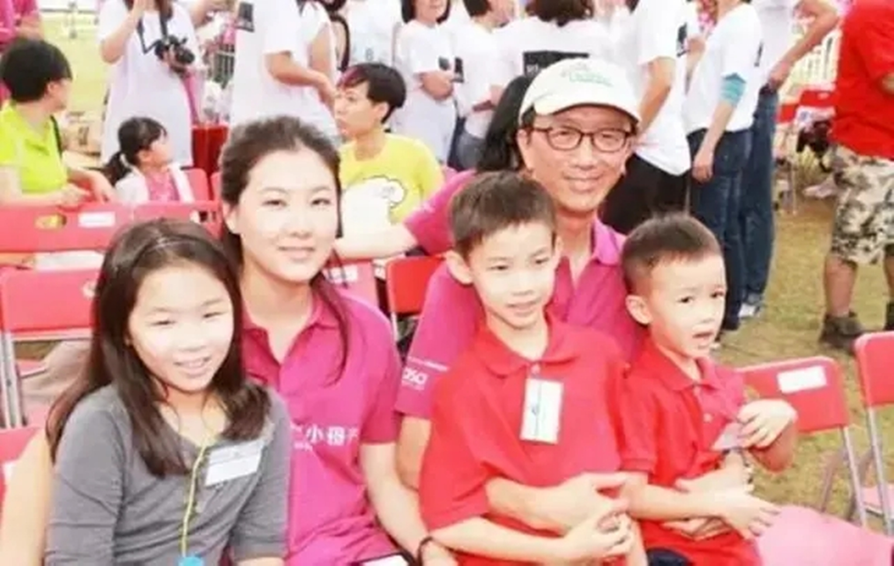 香港“财神爷”梁锦松：为香港狂赚3万亿，花100亿为妻子买医院