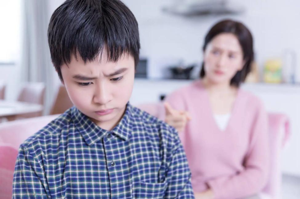 14岁的女孩子叛逆要怎么教育？家长表示头痛，听听过来人的意见