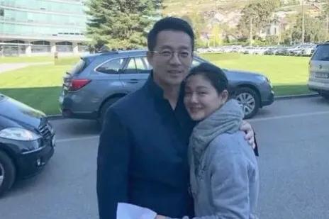 一审终结：但凡大S对具俊晔有信心，都不会强留着小菲的卡