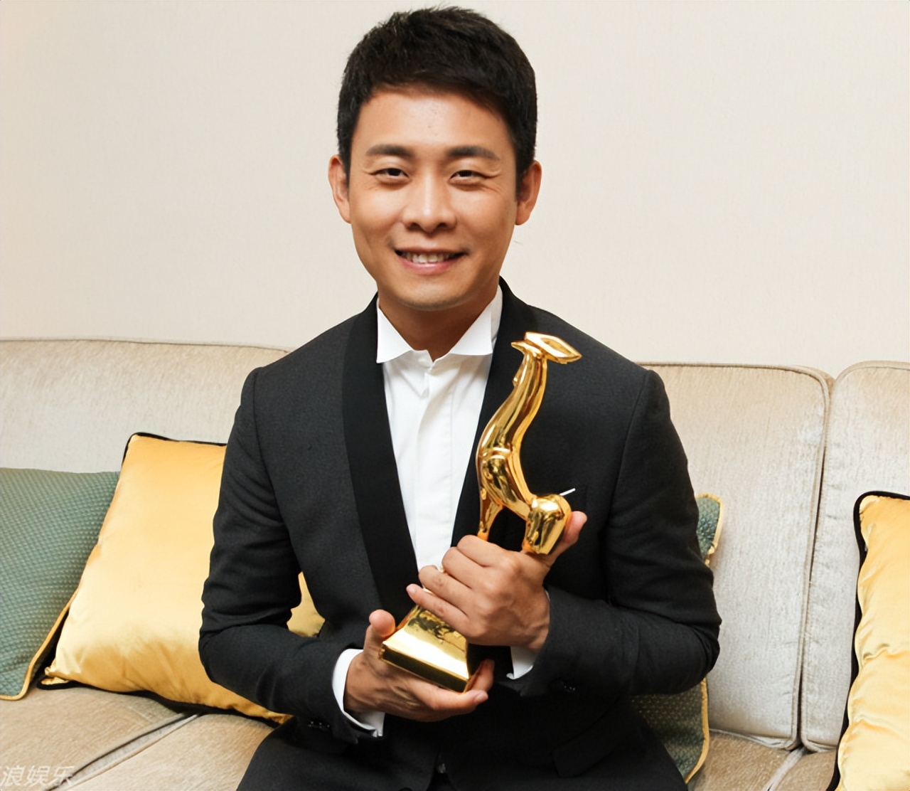 张译几几年结婚的,张译为何娶大6岁二婚妻子