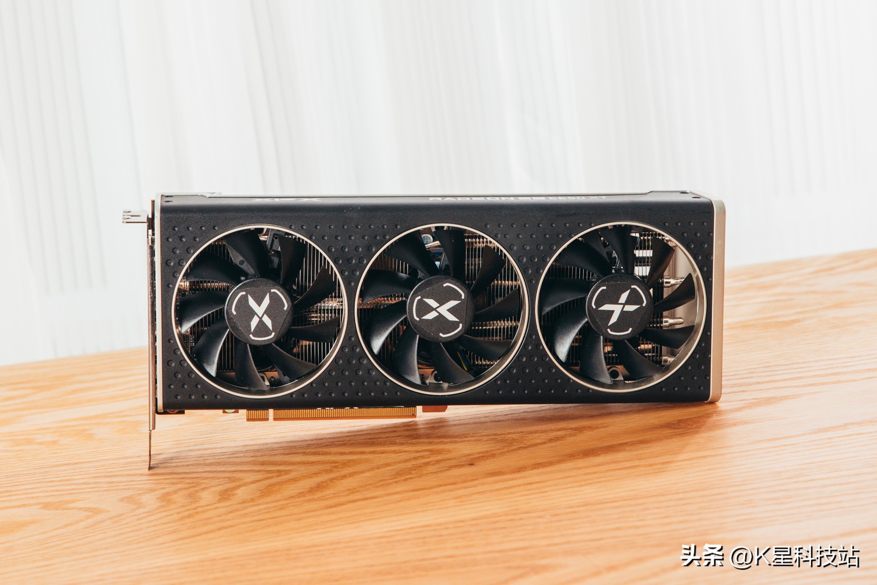 鍗庣x670e涓绘澘涓婁粈涔坈pu,鍗庣strixz690-e瑁呮満瑙嗛