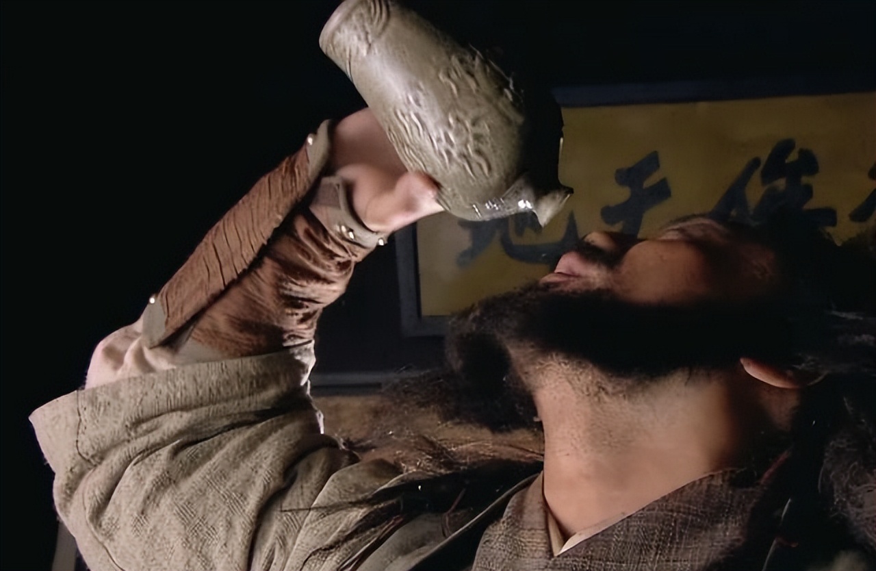 水浒传鲁智深为什么称酒,水浒一角酒相当于现在什么酒