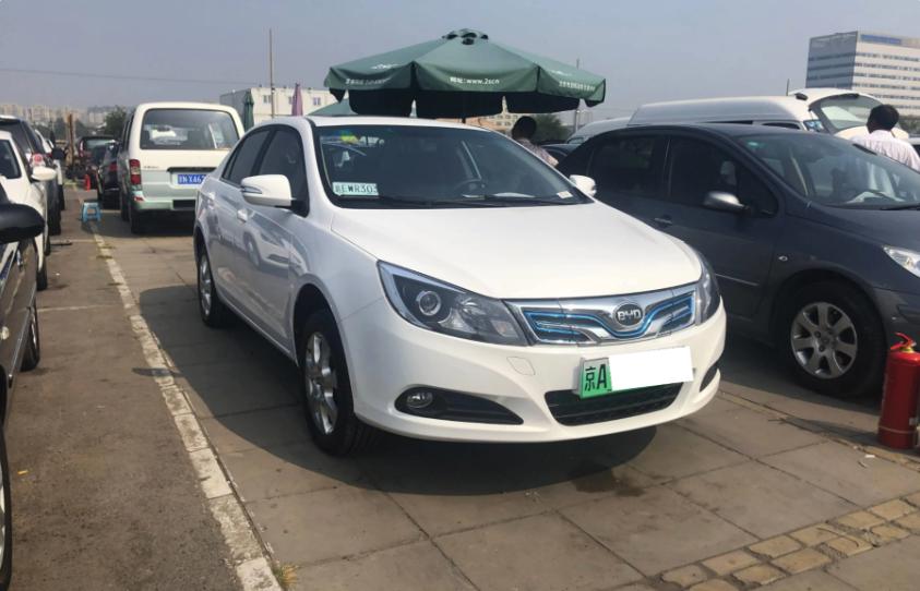 买车太纠结，想租电动车先体验一番，没想到请来一个“爹”