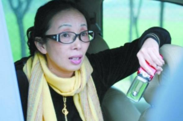 女富豪戴秀丽离婚前夫厌倦奢侈,黑龙江首富戴秀丽年轻照片